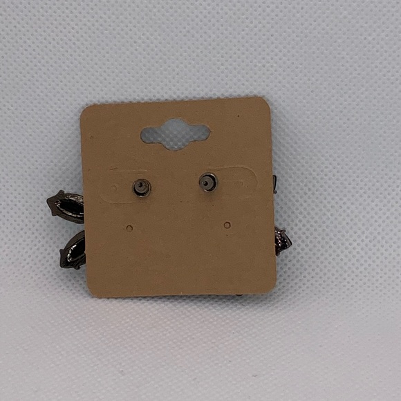 NEW- Dark Gem Earrings - Picture 3 of 3